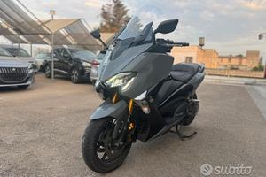 Tmax 2018 variatore porta targa 12.000km