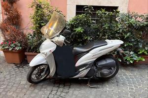 Yamaha Xenter 150  Bianco