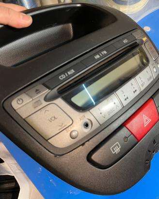 Radio originale Toyota-Peugeot-Citroen con plancia