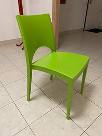 Sedie verde mela da interi e esterni