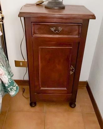 Comodini antichi