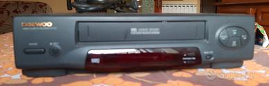 VIDEOREGISTRATORE VHS