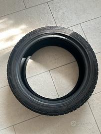 Gomme Momo North Pole V-2 Invernali 215 45/R17