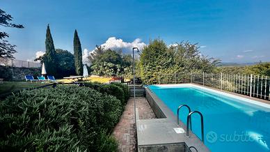 Appartamento con vista a Ravi (GR)