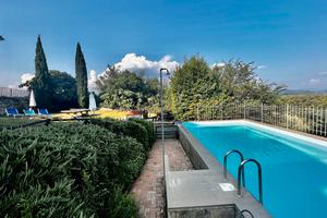 Appartamento con vista a Ravi (GR)