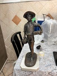 scultura con base marmo