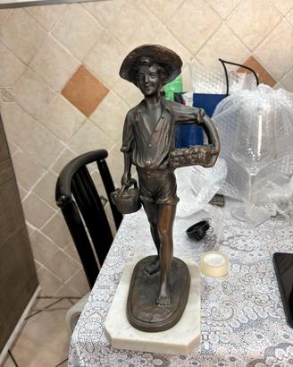 scultura con base marmo