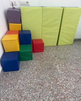 Tappeti ikea e cubotti psicomotricità