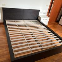 Camera da letto (letto, cassettiera, armadio)
