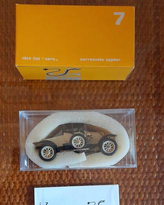 Modellino d'auto vintage 