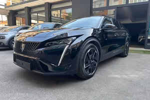 PEUGEOT 408 1.2 Hybrid 145cv E-DCS6 GT + Tetto A