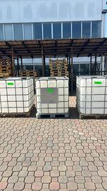 Cisterna IBC 1000 litri in plastica