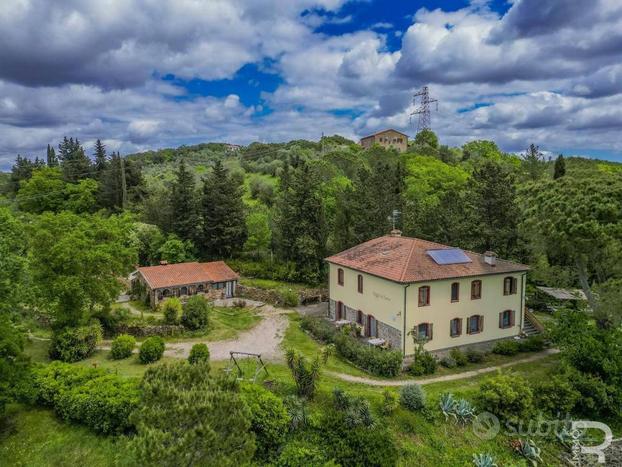 Suvereto - Proprietà ben tenuta in posizione isola