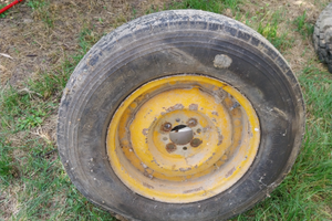 Coppia cerchi e gomma per rimorchio agricolo