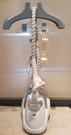 Sistema di stiratura verticale a vapore