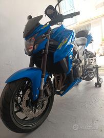 Suzuki gsx-s750