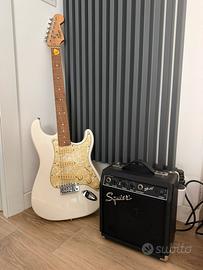 Squier Stratocaster by Fender con ampli e custodia