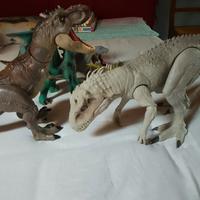 Dinosauri di varie tipologie 