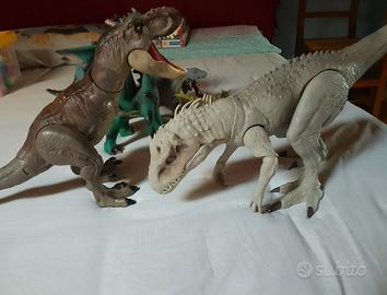 Dinosauri di varie tipologie 