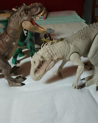 Dinosauri di varie tipologie 