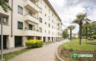 Prestigioso trilocale con terrazzino, doppi serviz