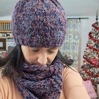 Cappello e scaldacollo fatto ai ferri