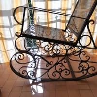 Poltrona a Dondolo in Ferro Battuto Artistico