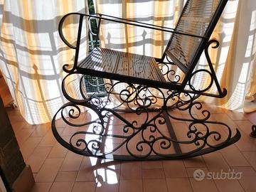 Poltrona a Dondolo in Ferro Battuto Artistico