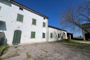 CASA SEMINDIPENDENTE A MARCARIA