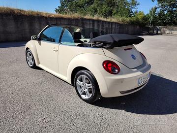 VOLKSWAGEN New Beetle - 2006