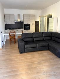 FIUMICINO TRILOCALE ARREDATO Con BALCONE