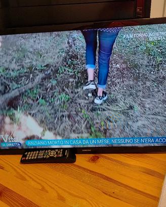tv LCD full HD Samsung da 32 pollici flatron 