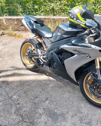 Yamaha r1