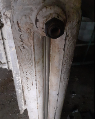 RADIATORE GHISA C/PIEDINI 2 COLONNE TIPO ITALIA