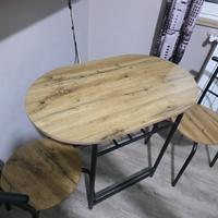 Tavolino e 2 sedie in legno