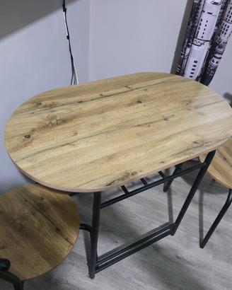 Tavolino e 2 sedie in legno