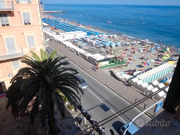 In centro davanti al mare, 7 posti letto