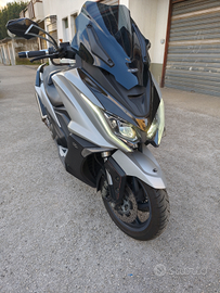 Kymco AK 550