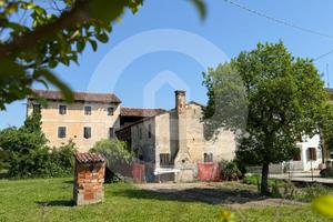 Affascinante Casale Rustico a Camposampiero con Am