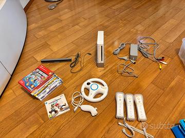 Niento Wii funzionante + 3 telecomandi e 7 giochi