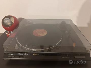 Mobiletto con giradischi e amplificatore