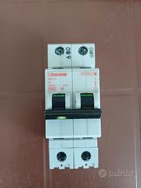 interruttore bipol. 16 ampere bticino 