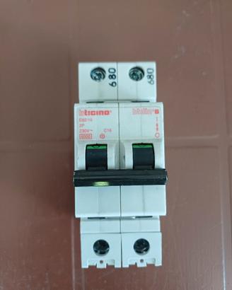 interruttore bipol. 16 ampere bticino 