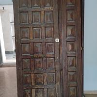Portoncino in legno da ristrutturare