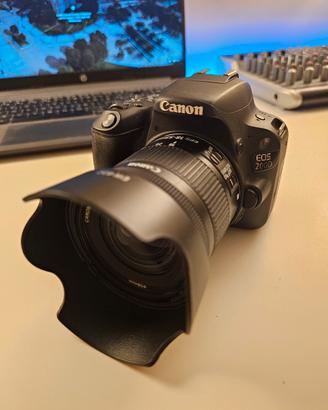 Fotocamera Canon 200D lente 18-55mm f4-5.6 IS STM