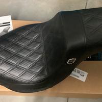 Harley Softail sella Saddlemen