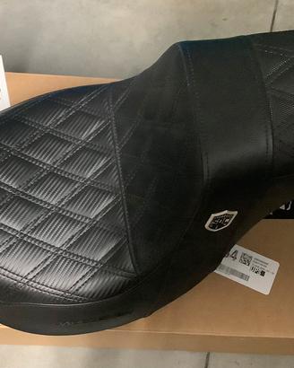 Harley Softail sella Saddlemen