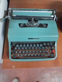 macchina da scrivere Olivetti da collezione 