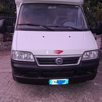 Camper Semi-integrale Roller Team Garage Living