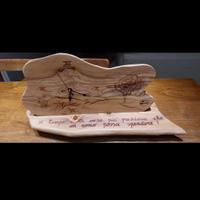 OROLOGIO DA TAVOLO IN LEGNO DI ULIVO E RESINA